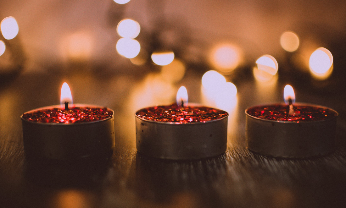 3 romantic tea candles themed around valentine's day