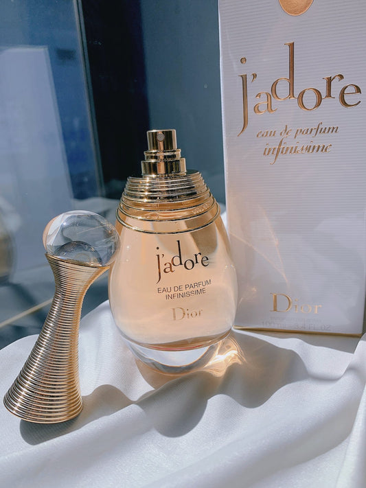 bottle and packaging for j'adore eau de parfum